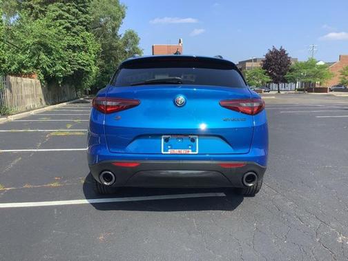 2021 Alfa Romeo Stelvio Base