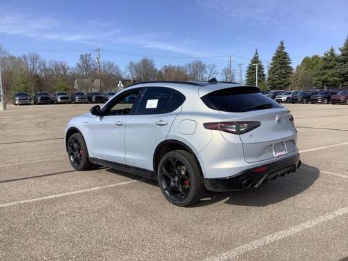 2025 Alfa Romeo Stelvio Sprint AWD