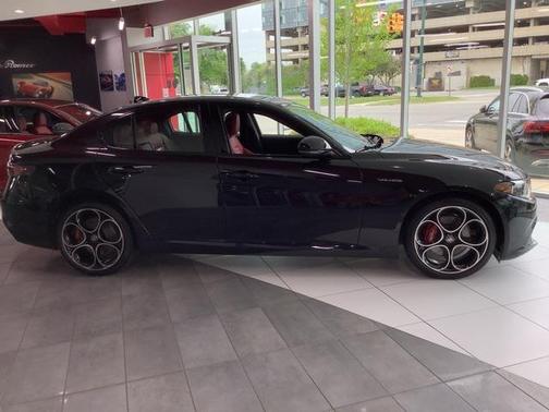 2025 Alfa Romeo Giulia AWD