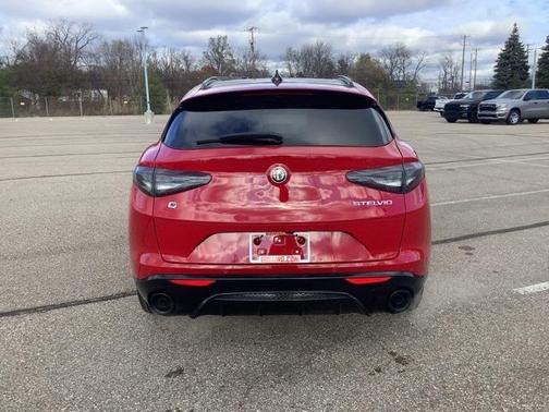2025 Alfa Romeo Stelvio Sprint AWD