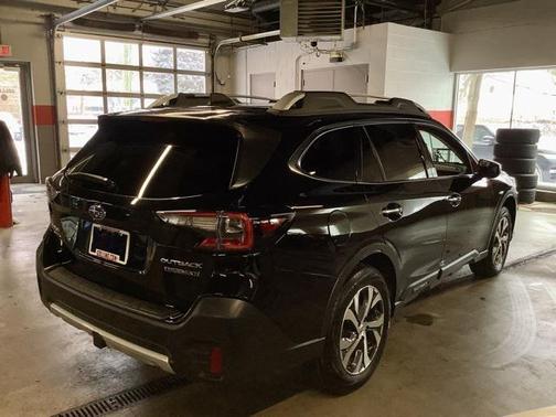 2022 Subaru Outback Touring XT