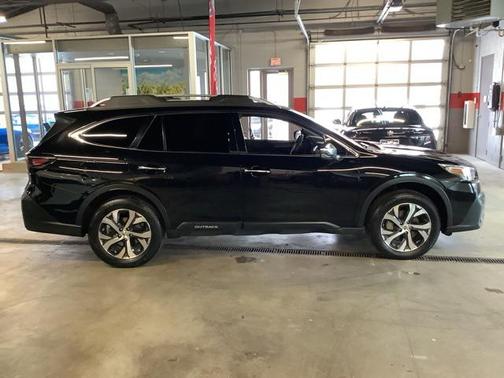 2022 Subaru Outback Touring XT