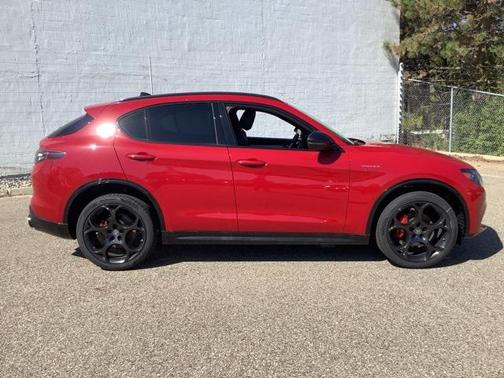 2025 Alfa Romeo Stelvio Sprint AWD