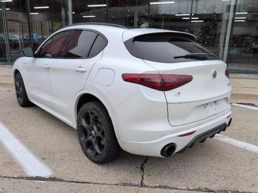 2023 Alfa Romeo Stelvio Veloce AWD