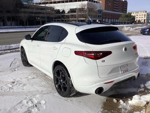 2023 Alfa Romeo Stelvio Veloce AWD