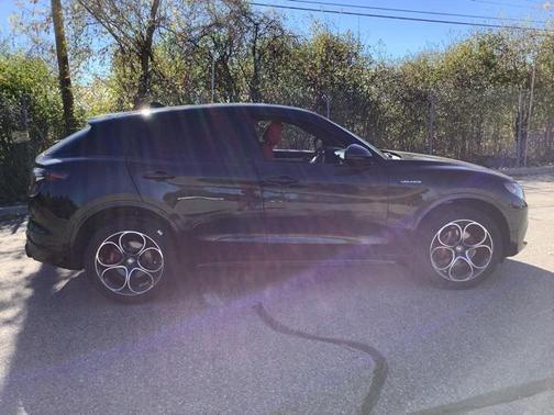 2025 Alfa Romeo Stelvio Sprint AWD