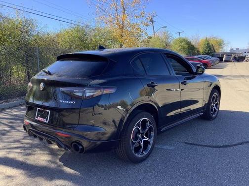 2025 Alfa Romeo Stelvio Sprint AWD