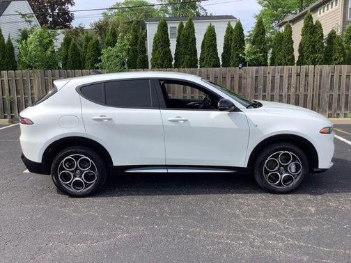 Milano White 2024 Alfa Romeo Tonale Ti EAWD