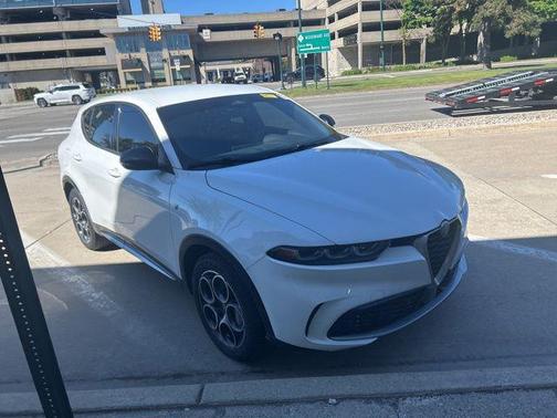 Milano White 2024 Alfa Romeo Tonale Ti EAWD