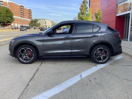 2025 Alfa Romeo Stelvio Sprint AWD