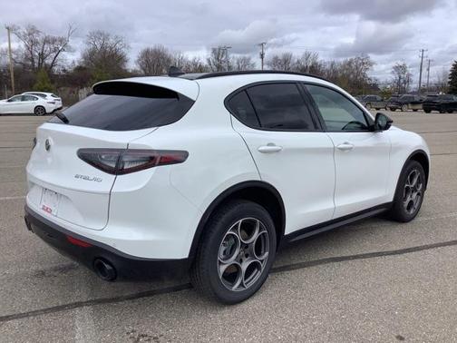 2025 Alfa Romeo Stelvio Sprint AWD