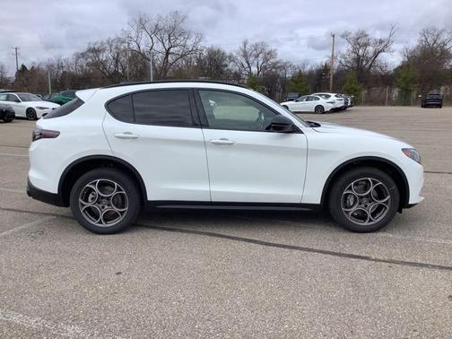 2025 Alfa Romeo Stelvio Sprint AWD
