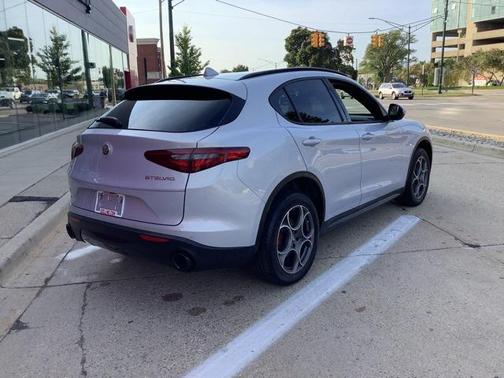 2022 Alfa Romeo Stelvio Sprint
