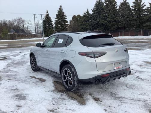 2025 Alfa Romeo Stelvio Sprint AWD