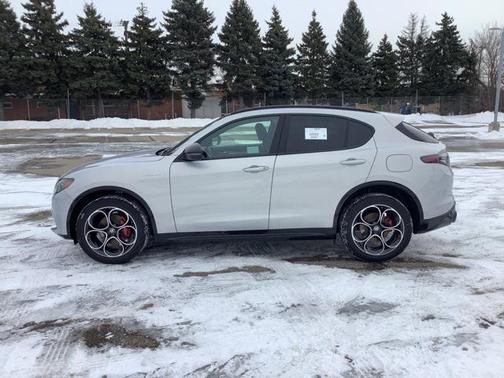 2025 Alfa Romeo Stelvio Sprint AWD