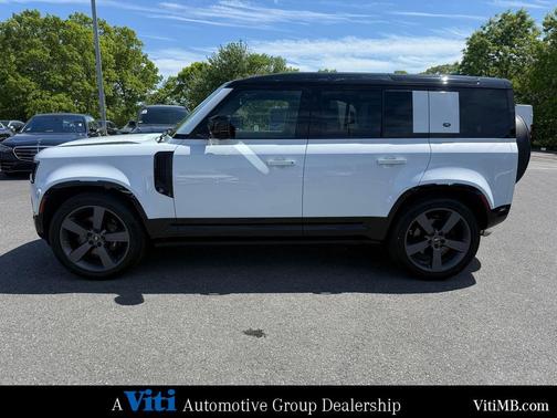 Yulong White Metallic 2023 Land Rover Defender 110 V8