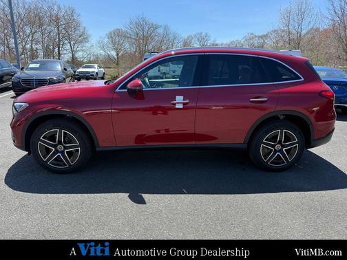 MANUFAKTUR Patagonia Red Metallic 2026 Mercedes-Benz GLC 300 4MATIC