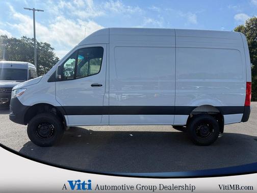 Artic White 2026 Mercedes-Benz Sprinter 2500 Cargo 144 WB