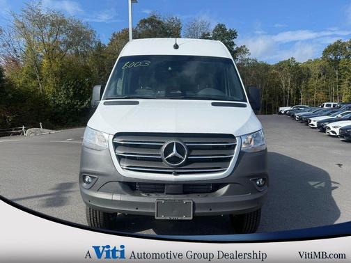 Artic White 2026 Mercedes-Benz Sprinter 2500 Cargo 144 WB