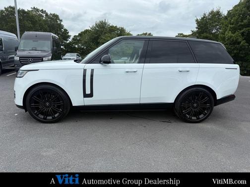 2025 Land Rover Range Rover P400 SE