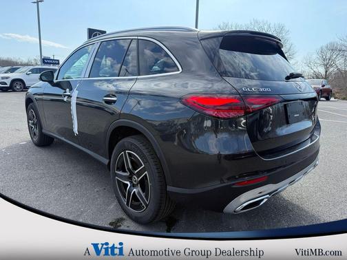 Graphite Gray Metallic 2026 Mercedes-Benz GLC 300 4MATIC