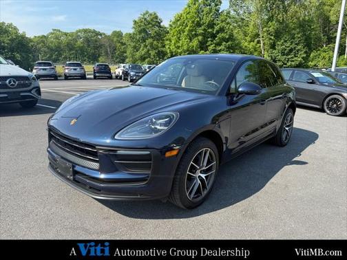2022 Porsche Macan Base