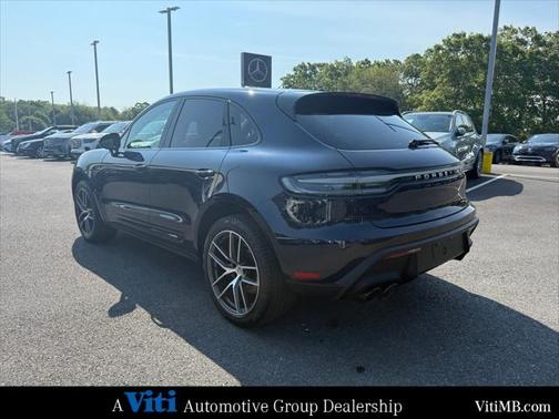 2022 Porsche Macan Base