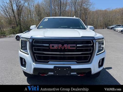 Summit White 2023 GMC Yukon 4WD AT4
