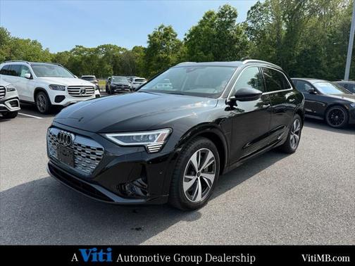 2024 Audi Q8 e-tron Premium Plus