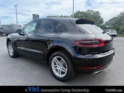 2017 Porsche Macan Base