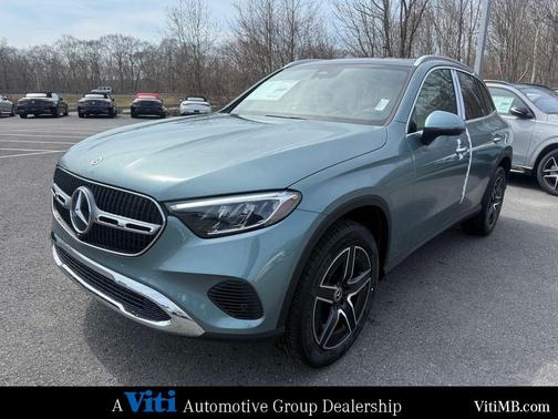 Verde Silver Metallic 2026 Mercedes-Benz GLC 300 4MATIC