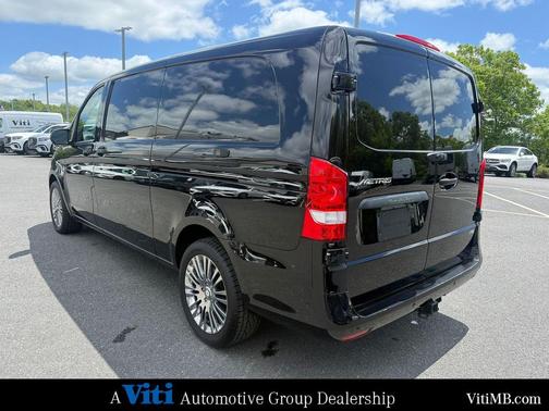 Obsidian Black Metallic 2022 Mercedes-Benz Metris Base