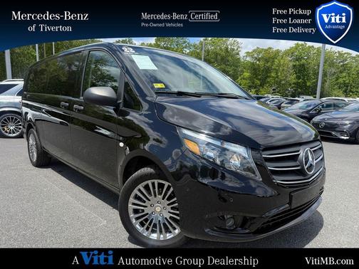 Obsidian Black Metallic 2022 Mercedes-Benz Metris Base