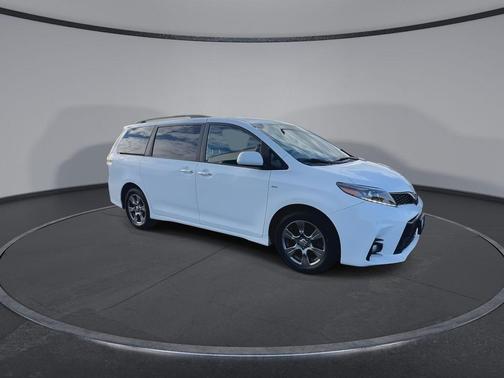 2019 Toyota Sienna SE