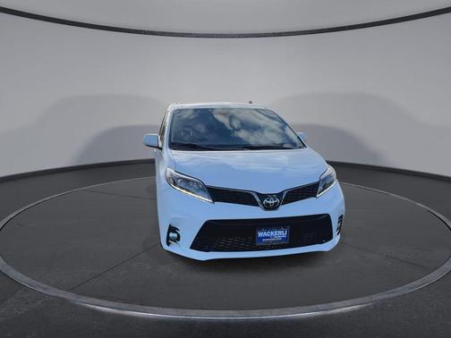 2019 Toyota Sienna SE