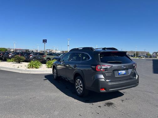 Magnetite Gray Metallic 2025 Subaru Outback Premium