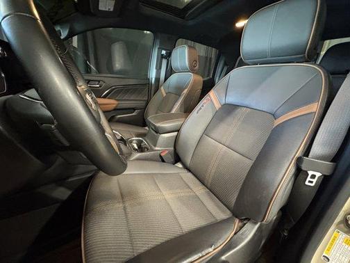Desert Sand Metallic 2024 GMC Canyon AT4