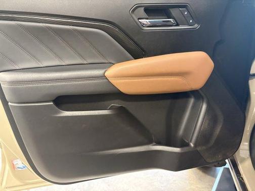 Desert Sand Metallic 2024 GMC Canyon AT4