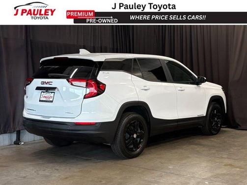 Summit White 2024 GMC Terrain SLE