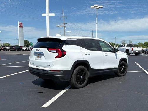 Summit White 2024 GMC Terrain SLE