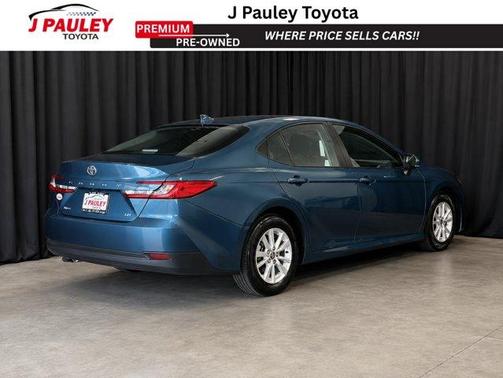 Ocean 2025 Toyota Camry LE