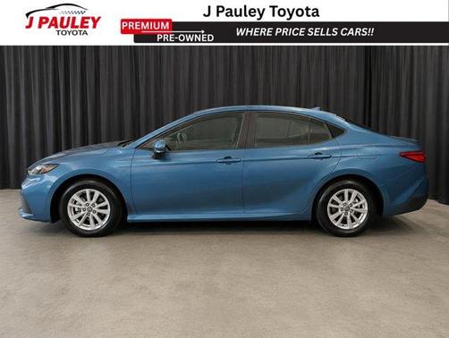 Ocean 2025 Toyota Camry LE