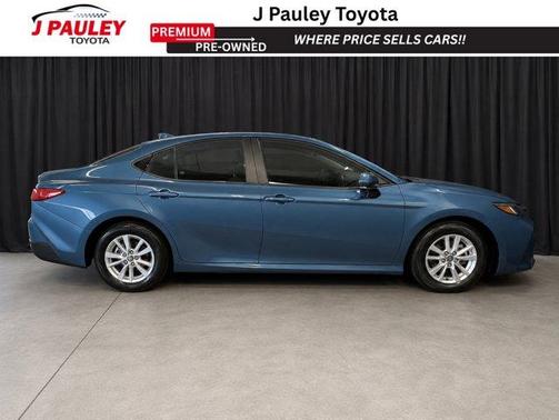 Ocean 2025 Toyota Camry LE
