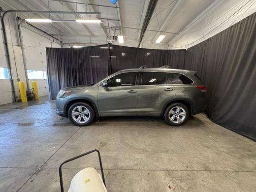 2017 Toyota Highlander Limited