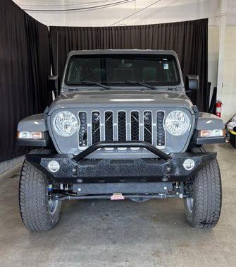 2022 Jeep Gladiator Overland