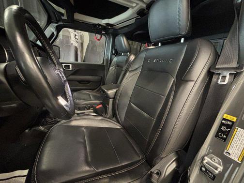 2022 Jeep Gladiator Overland