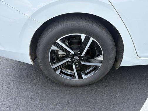 Cloud White 2024 Nissan Sentra SV