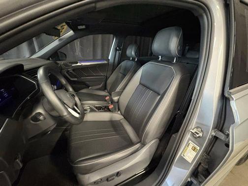 Pyrite Silver Metallic 2024 Volkswagen Tiguan 2.0T SE R-Line Black