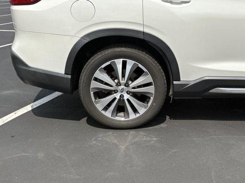 Crystal White Pearl 2020 Subaru Ascent Limited 8-Passenger