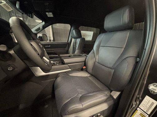 2025 Toyota Tundra Hybrid Platinum